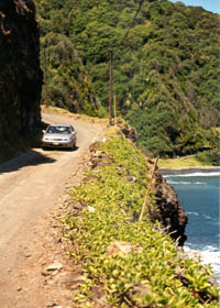 Pi'ilani road cliff-note, no guardrails - not my photo